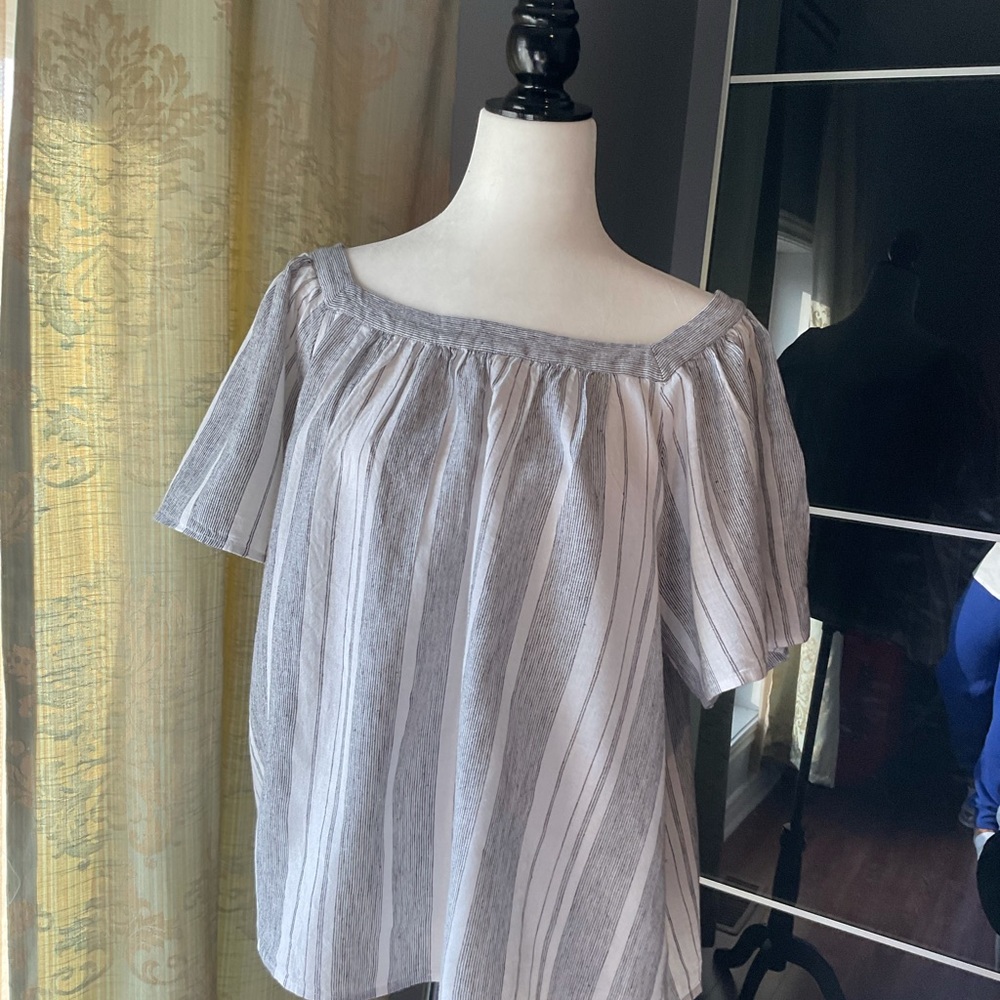 13. Banana Republic | Textured Cotton Linen Top